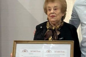 Reconocieron a Carmen Bugdahl por su trayectoria en la educación y el compromiso social