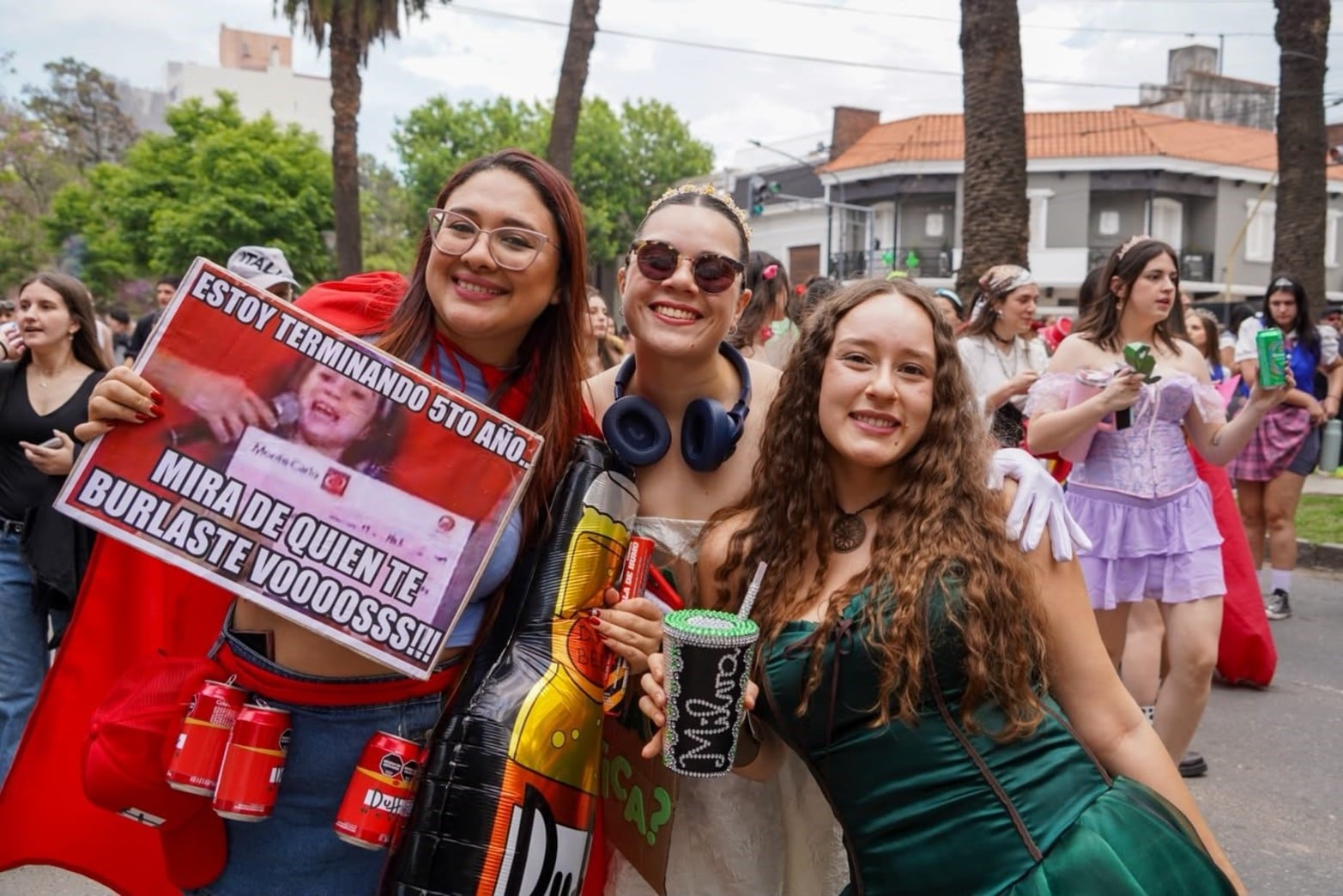 Con disfraces y música, estudiantes de Medicina de la UNL celebraron una nueva edición de la tradicional Cruzada.