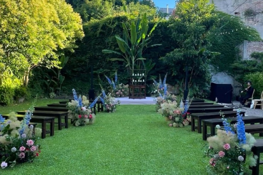 Familiares y amigos cercanos acompañarán a los novios en la celebración.