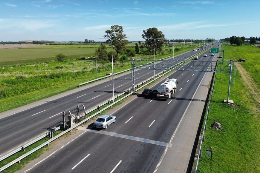 Autopista Rosario-Santa Fe: así funciona la nueva balanza inteligente que multa camiones con sobrepeso