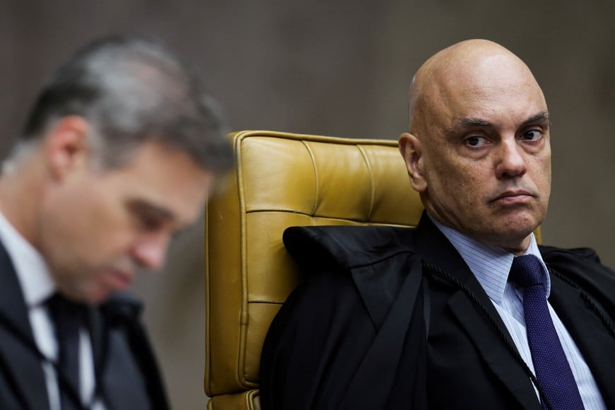 Brazil's Supreme Court Justices Alexandre de Moraes and Andre Mendonca attend a session of the Supreme Court in Brasilia, Brazil, September 30, 2026. REUTERS/Adriano Machado