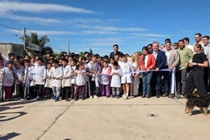 Habilitaron diez cuadras de avenida Italia y una nueva aula en Ceres