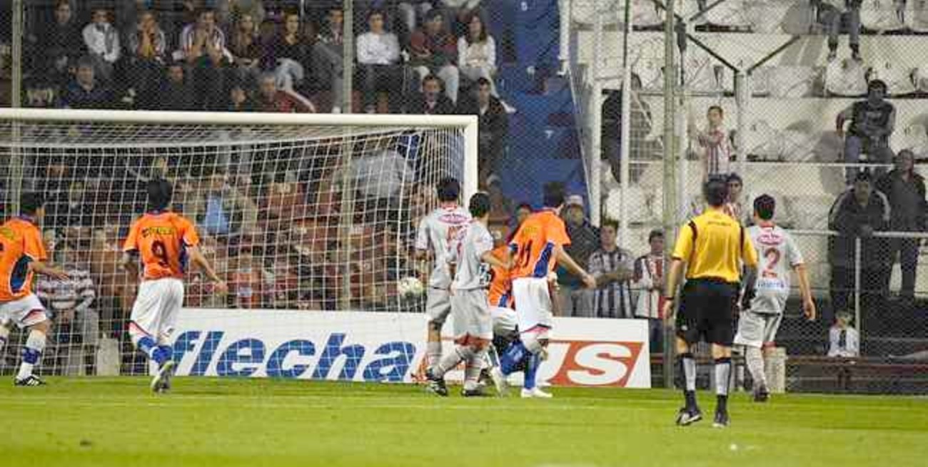 Ariel Cólzera debería estar en condiciones de jugar el martes