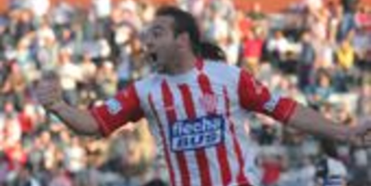 Unión compró el pase de Leandro Zárate