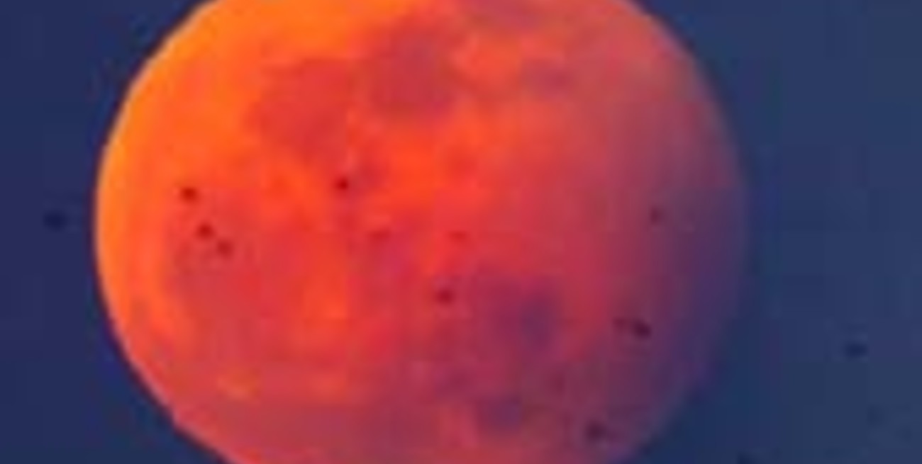 El sábado la luna se teñirá de naranja