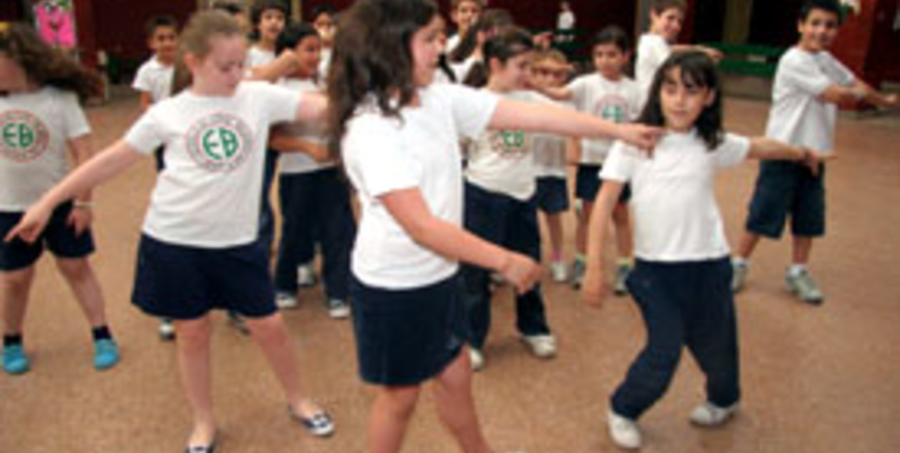 La tira Patito Feo entró a las aulas