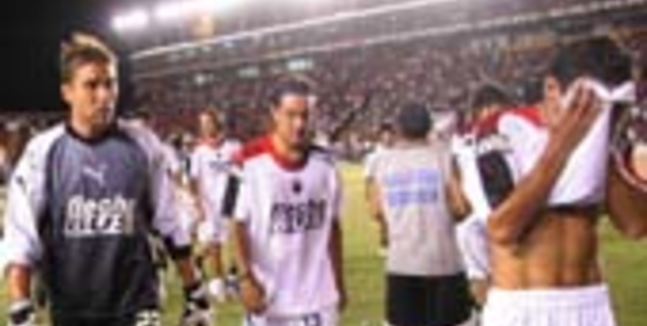 Colón usaría el cupo de Fuertes para buscar un segundo arquero