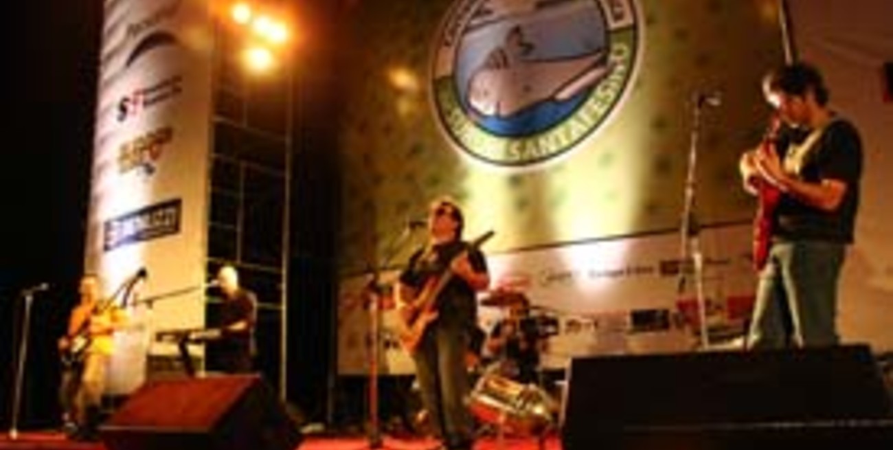 Comienzo a puro rock sobre la Costanera 