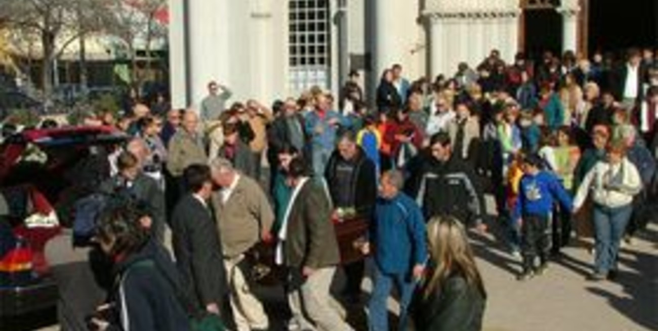 Profundo pesar en el Sepelio de la docente Alejandra Cugno