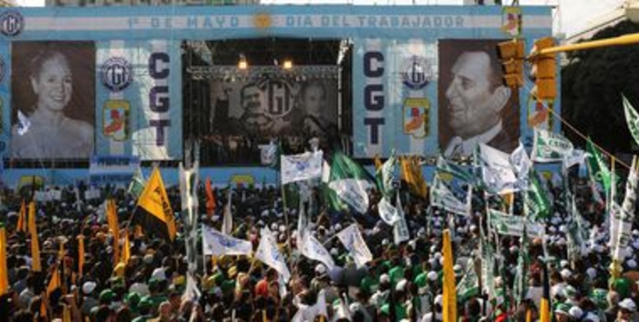 En un acto multitudinario, Moyano llamó a "votar el proyecto nacional y popular que encarna Cristina"