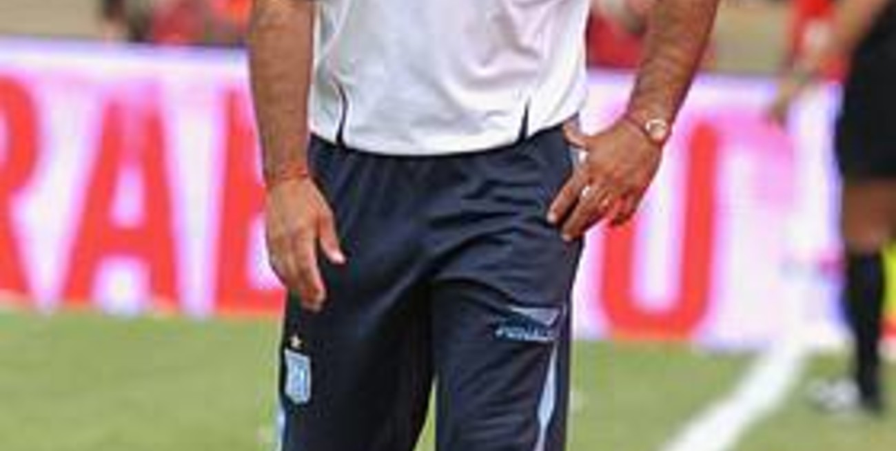 Juan Manuel Llop ya no dirige a Racing y suena Diego Simeone