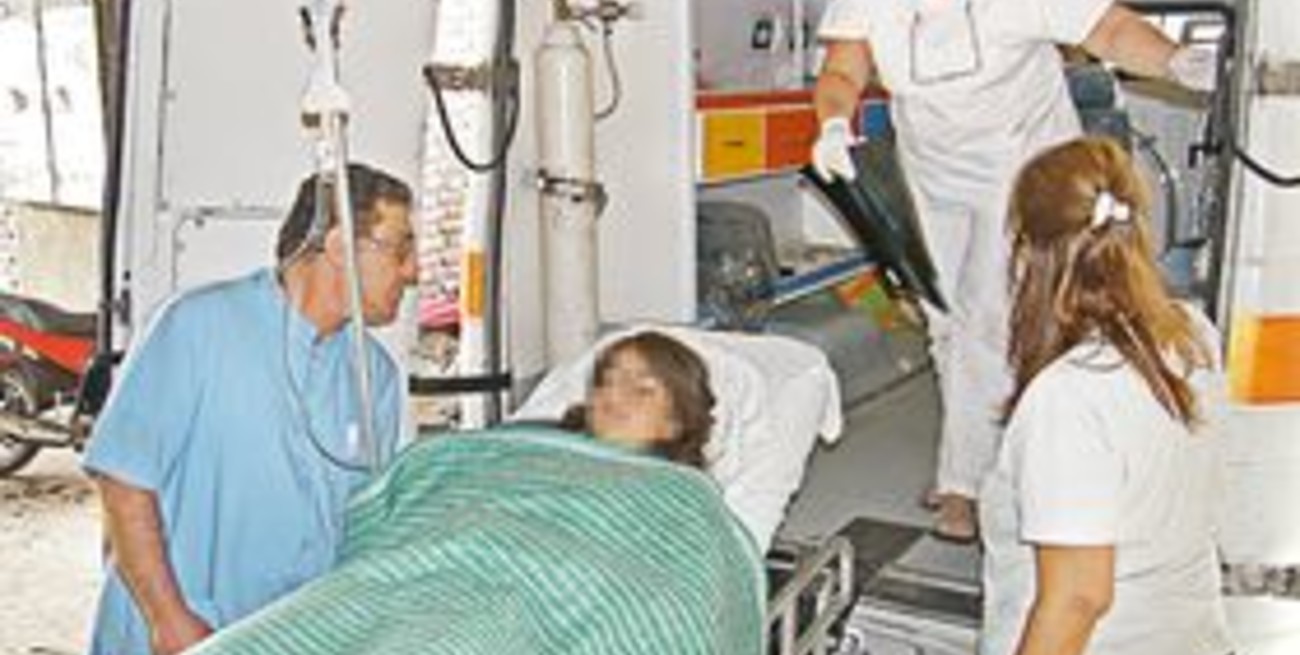 Cuatro muertos y una veintena de heridos al volcar un micro