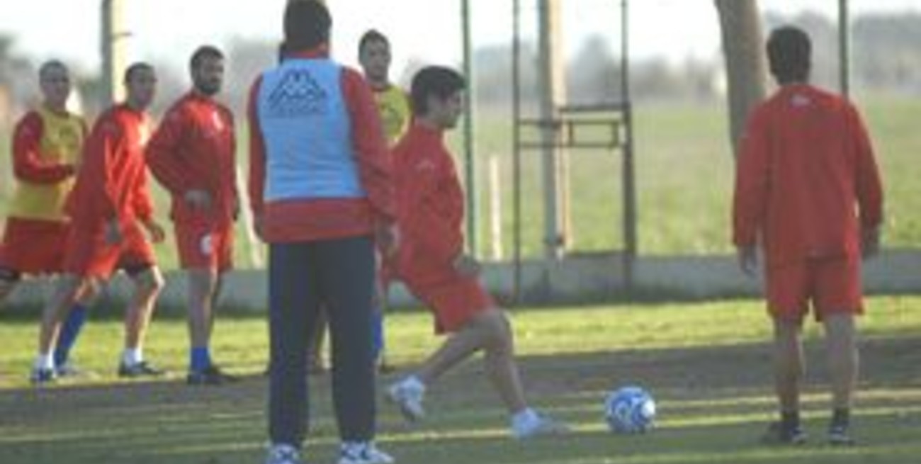 San Martín de Tucumán venció por penales a All Boys en la apertura del cuadrangular