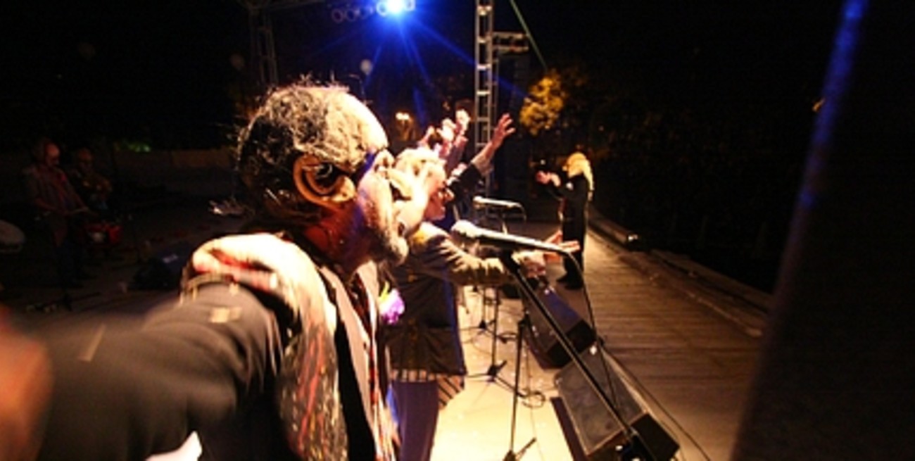 Esta noche se presenta en nuestra ciudad el uruguayo Tabaré Cardozo junto a la murga Agarrate Catalina