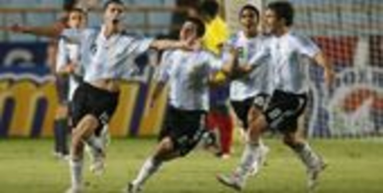 Argentina empató 2 a 2 con Ecuador y clasificó al hexagonal