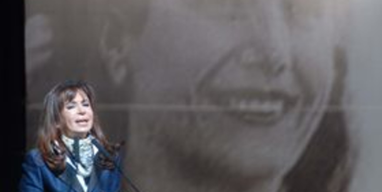 "La historia la escriben los pueblos"