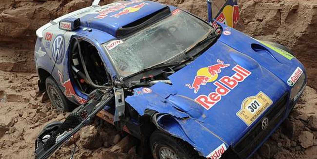 Abandonó Carlos Sainz y Giniel De Villiers es el nuevo líder del Rally Dakar