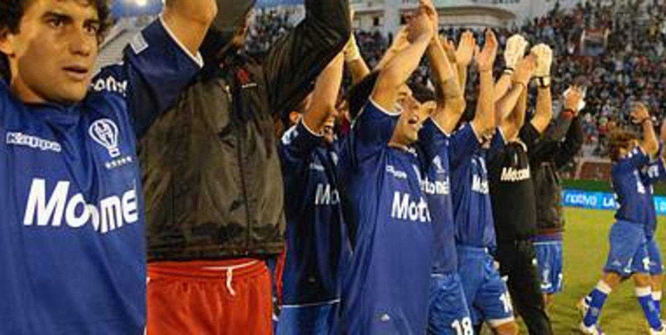 Huracán aniquiló a River con buen fútbol y muchos goles