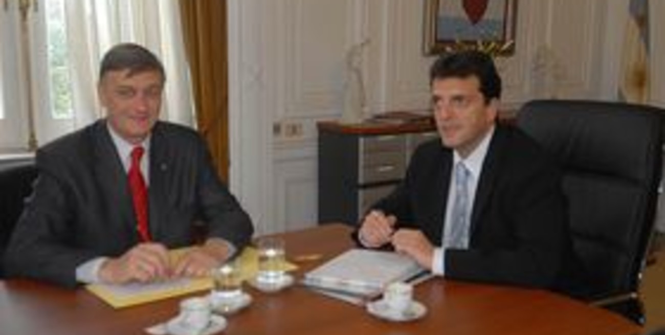 Binner reclamó a Massa la deuda de la Nación