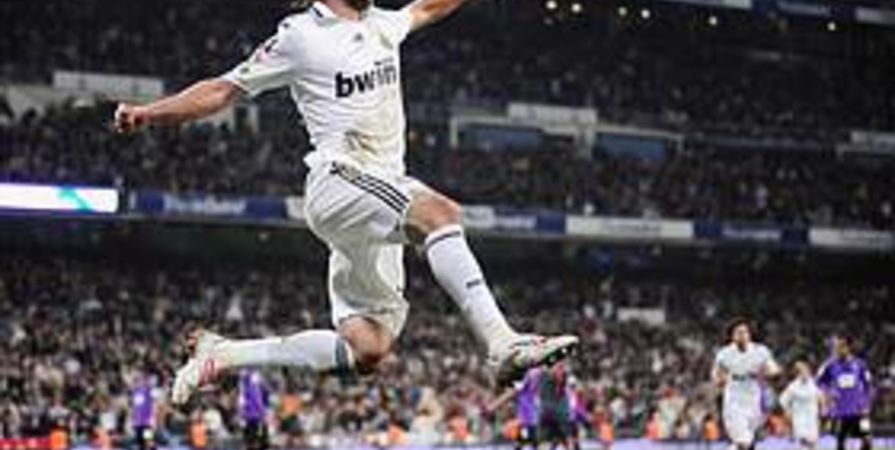 El Real Madrid ganó con cuatro goles de Higuaín