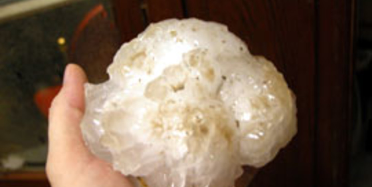 Lluvia con granizo causó destrozos en Esperanza