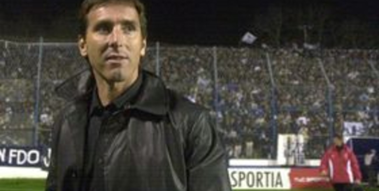 Claudio Ubeda renunció como DT de Huracán