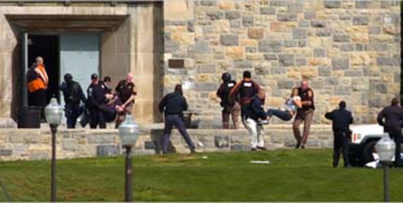 Confirman 33 muertos y aseguran que el agresor se suicidó