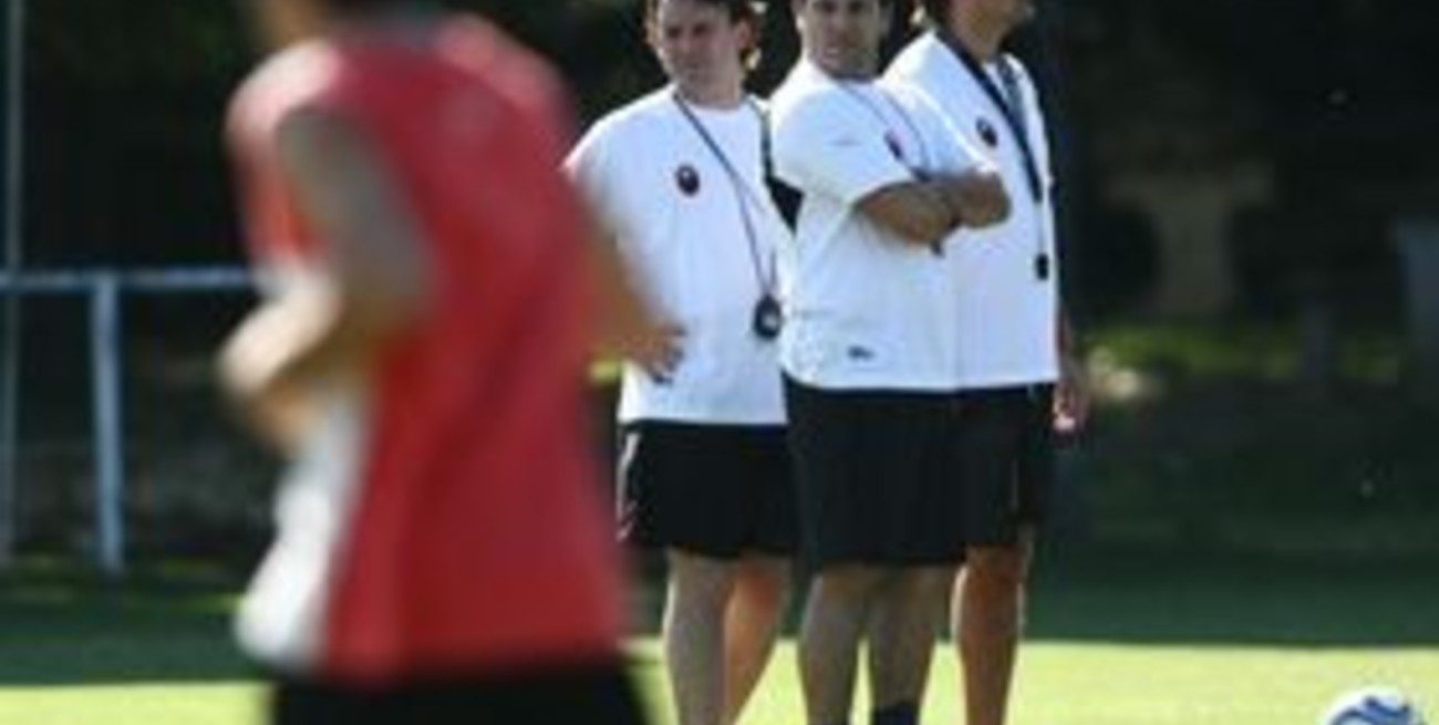 El Colón del "Turco" entrenó en el nuevo predio, de cara a Racing