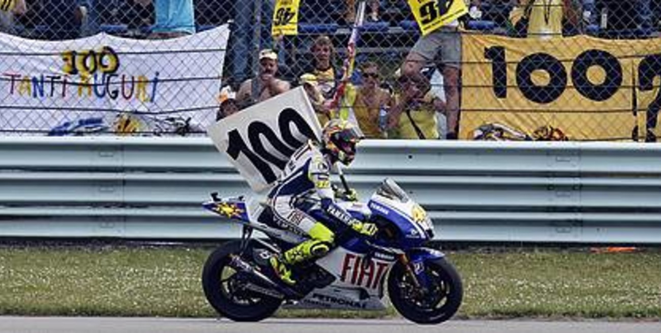 Valentino Rossi ganó en Assen y llegó a las 100 victorias