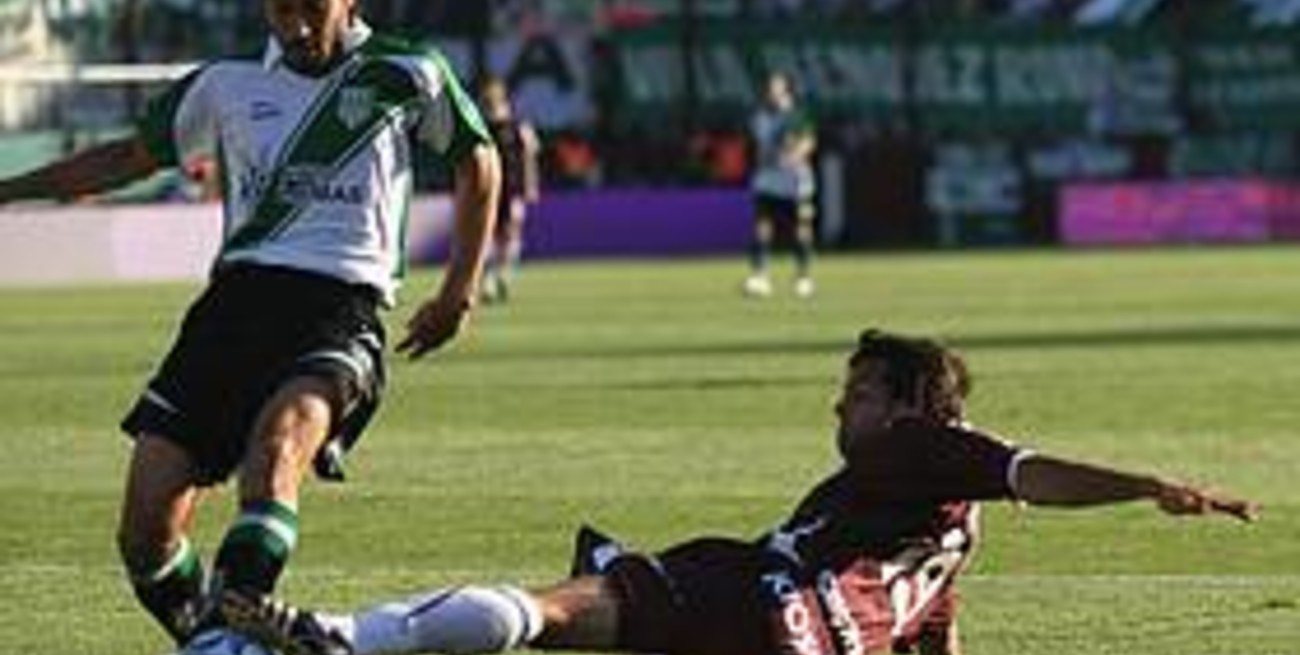 Lanús fue un poco más, pero igualó con Banfield en el clásico del Sur