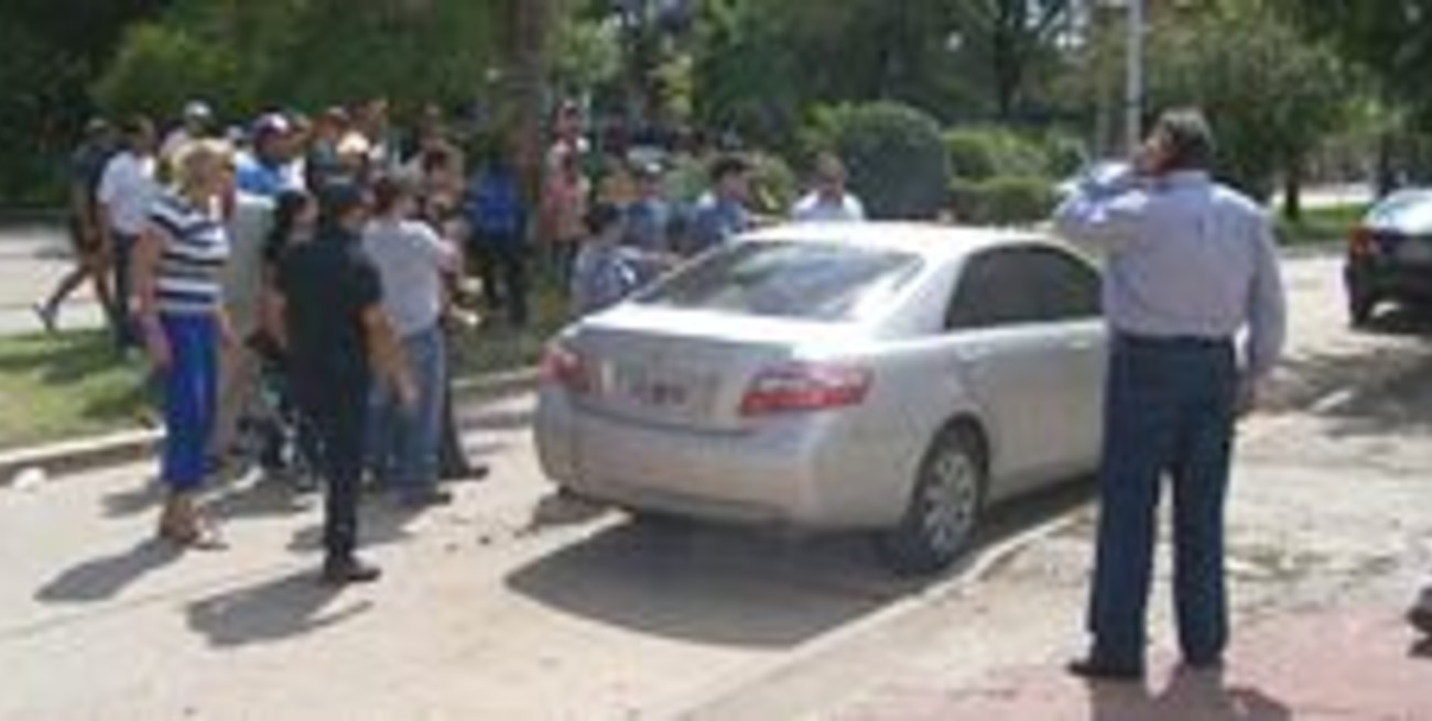 Violento escrache sobre los diputados Agustín y Alejandro Rossi