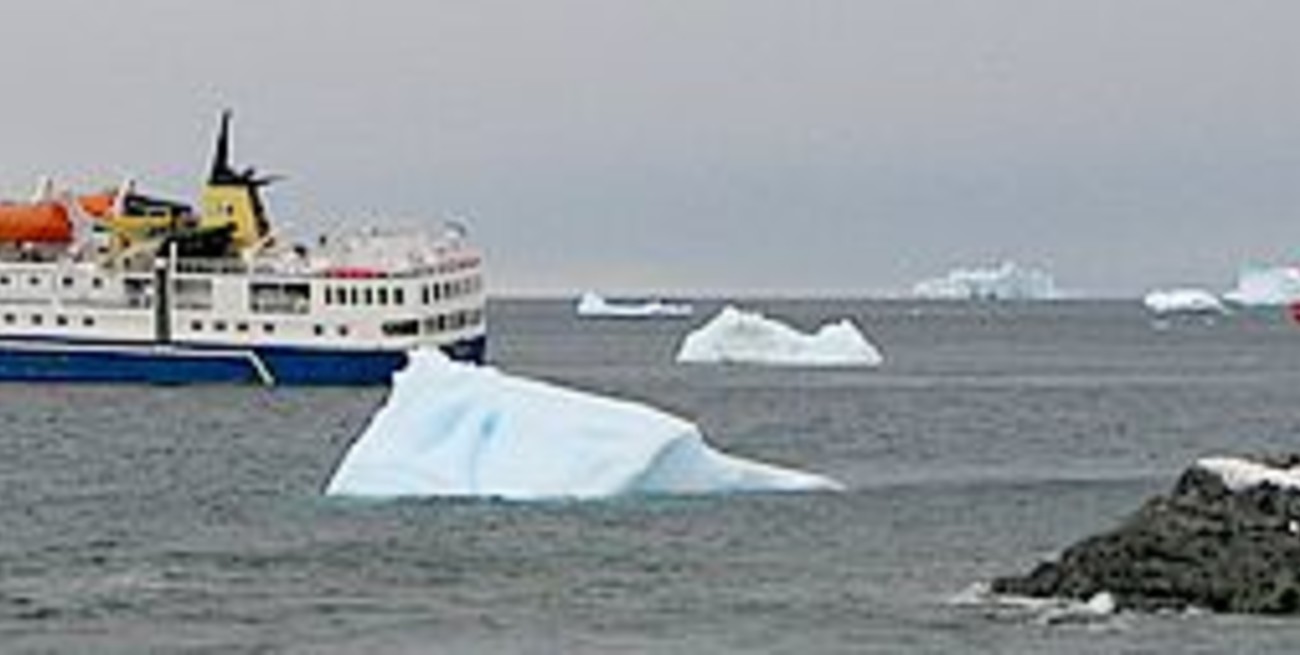 Rescataron a los pasajeros varados en la Antártida