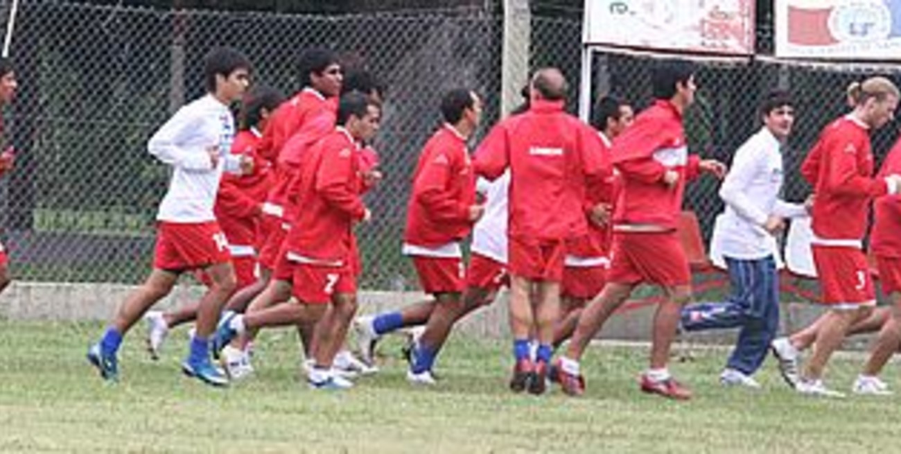 Mientras Unión busca técnico, Catinot quiere ganar para seguir