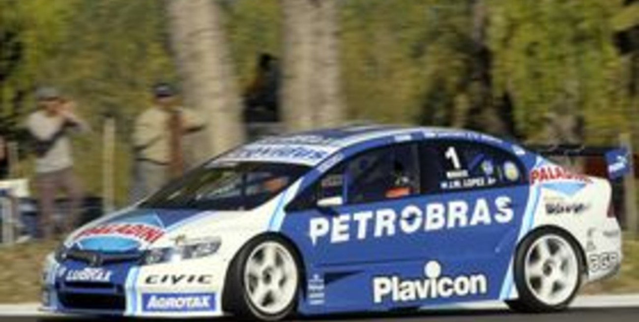 "Pechito" López pulverizó los relojes y metió triplete de Honda en la primera clasificación