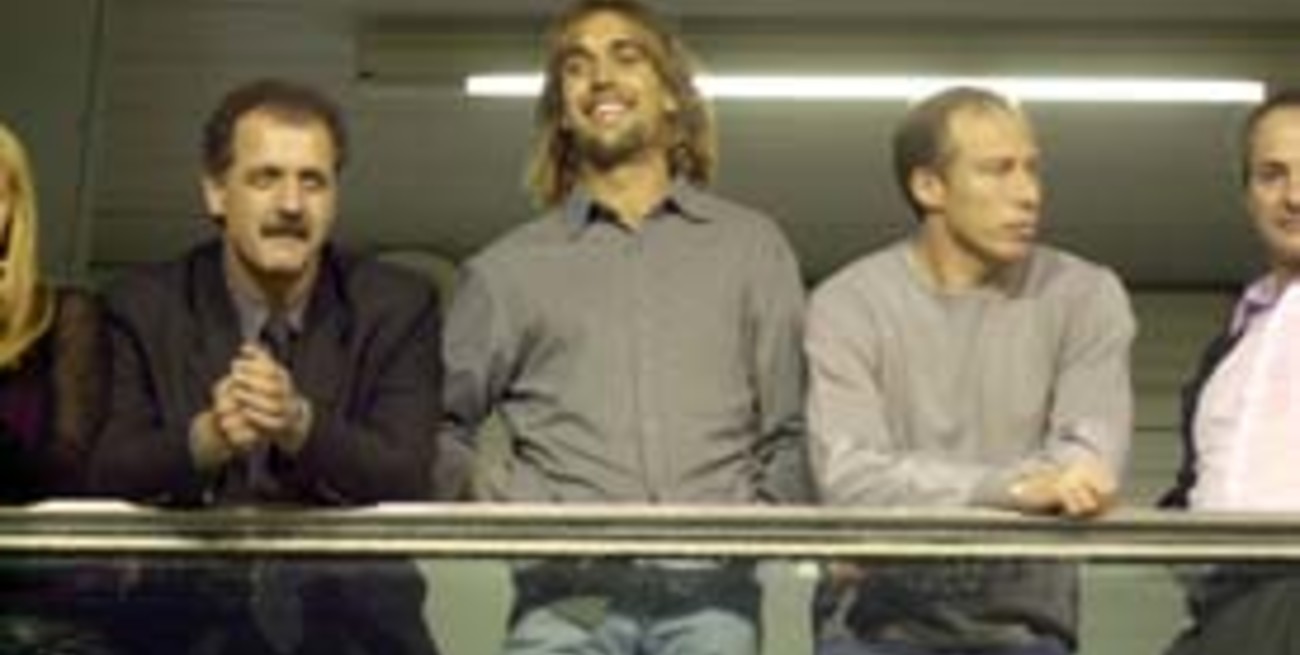 Russo se fue de Boca y Batistuta podría sucederlo