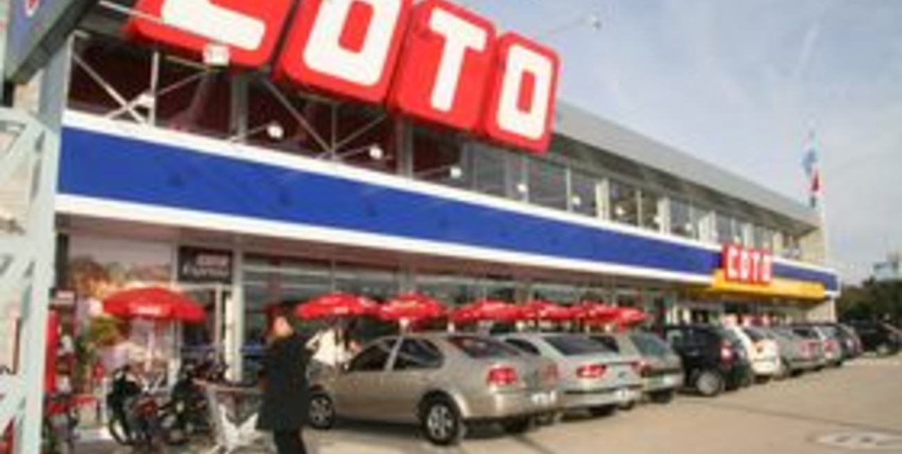 Coto inauguró su moderno supermercado en el puerto