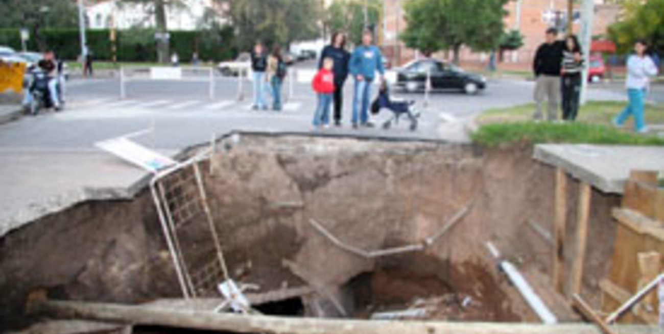 Preocupa la aparición de socavones en distintas arterias de la ciudad 
