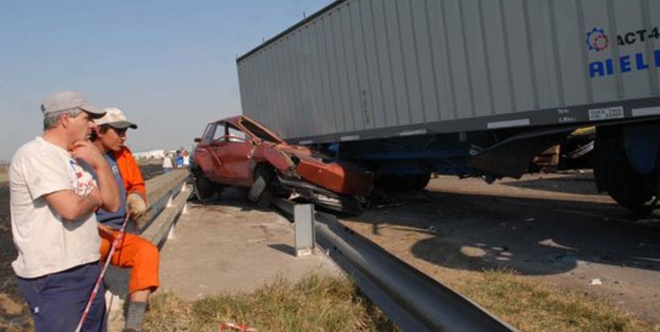 Son cinco los muertos en un accidente en la autopista a la altura de Empalme Villa Constitución