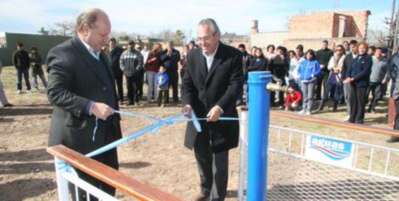 El agua potable llegó al barrio Las Américas