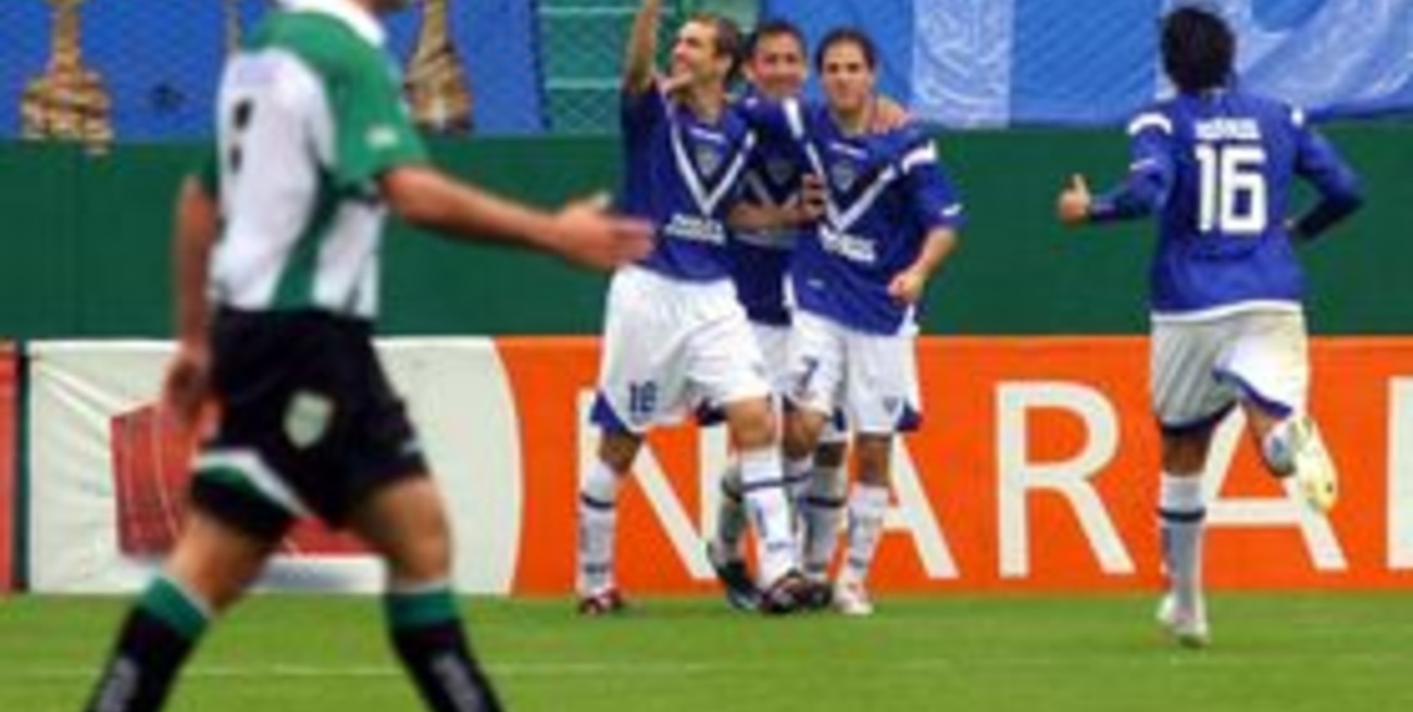 Vélez fue más, pero no pudo con Banfield