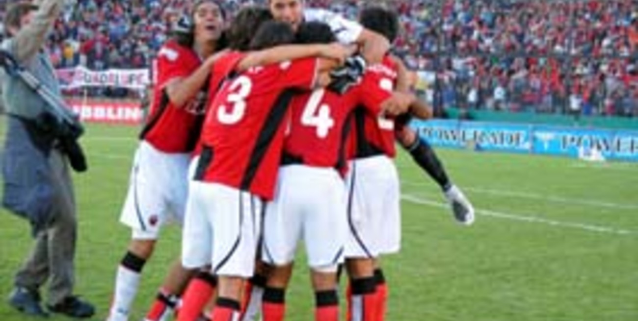 Con dos goles de Ramírez Colón derrotó 3 a 2 a Banfield en el Centenario