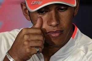 Esta es la sexta a sanción a Hamilton en un año: una cada tres carreras