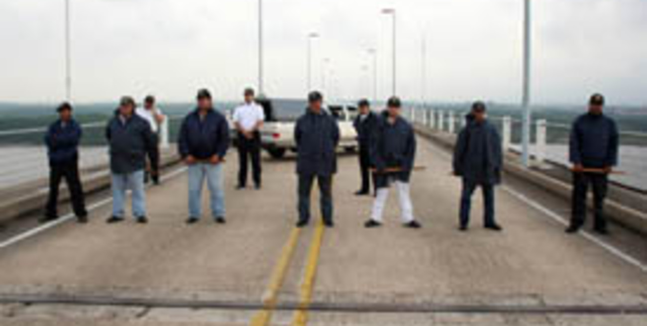 Uruguay cierra su frontera con Argentina