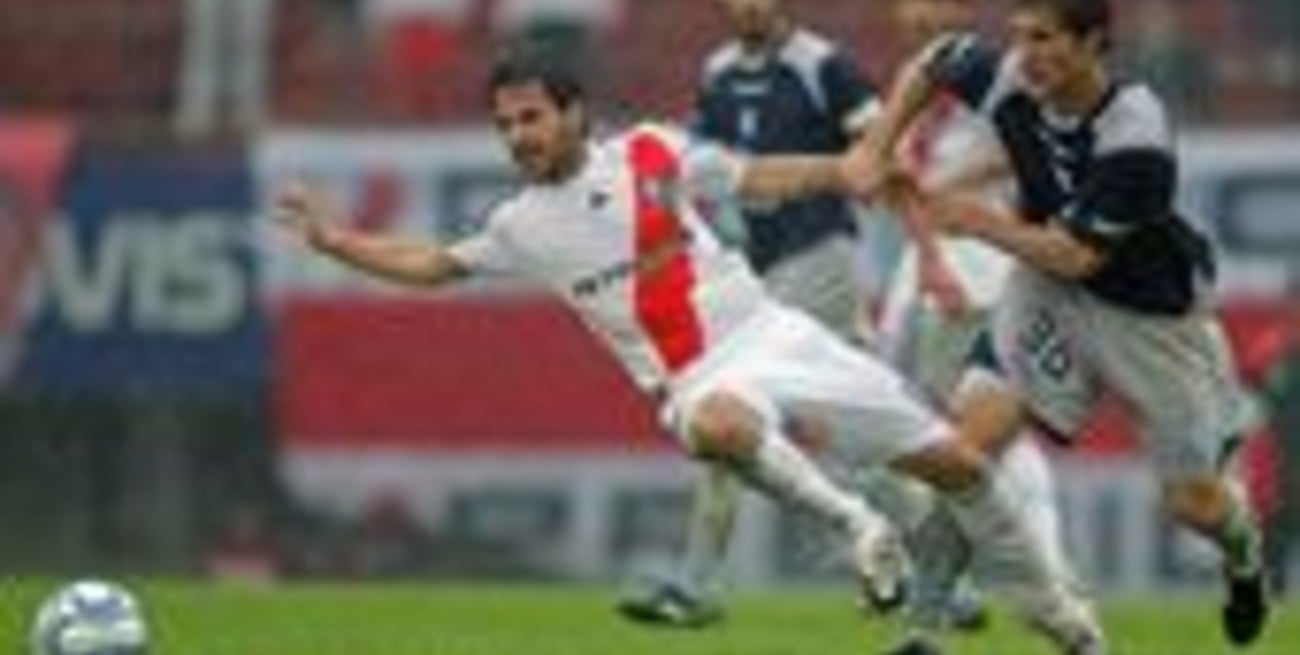 En un partidazo, River y Racing igualaron 3 a 3