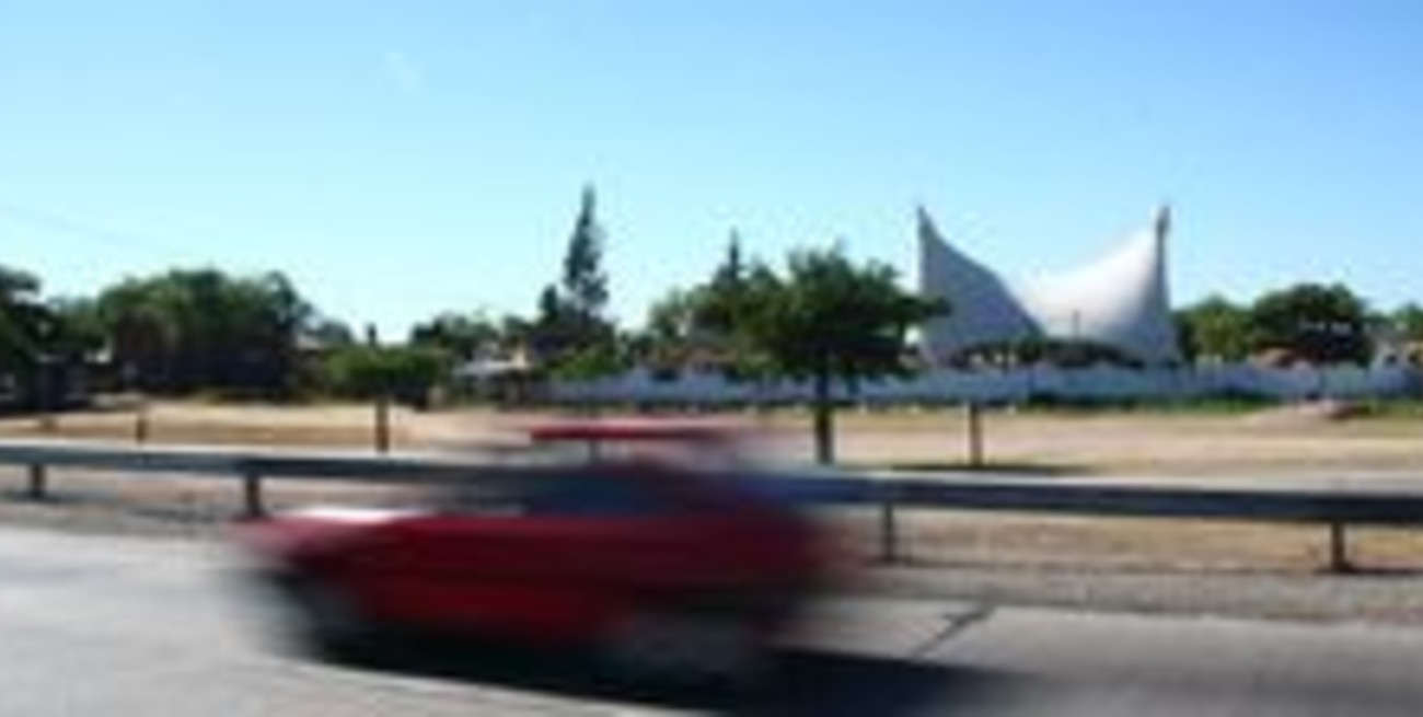 Recolocaron  los guardarrails en la zona de boliches