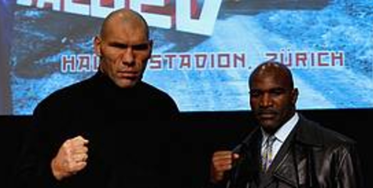 Evander Holyfield volverá a subirse a un ring para pelear con el gigante Valuev