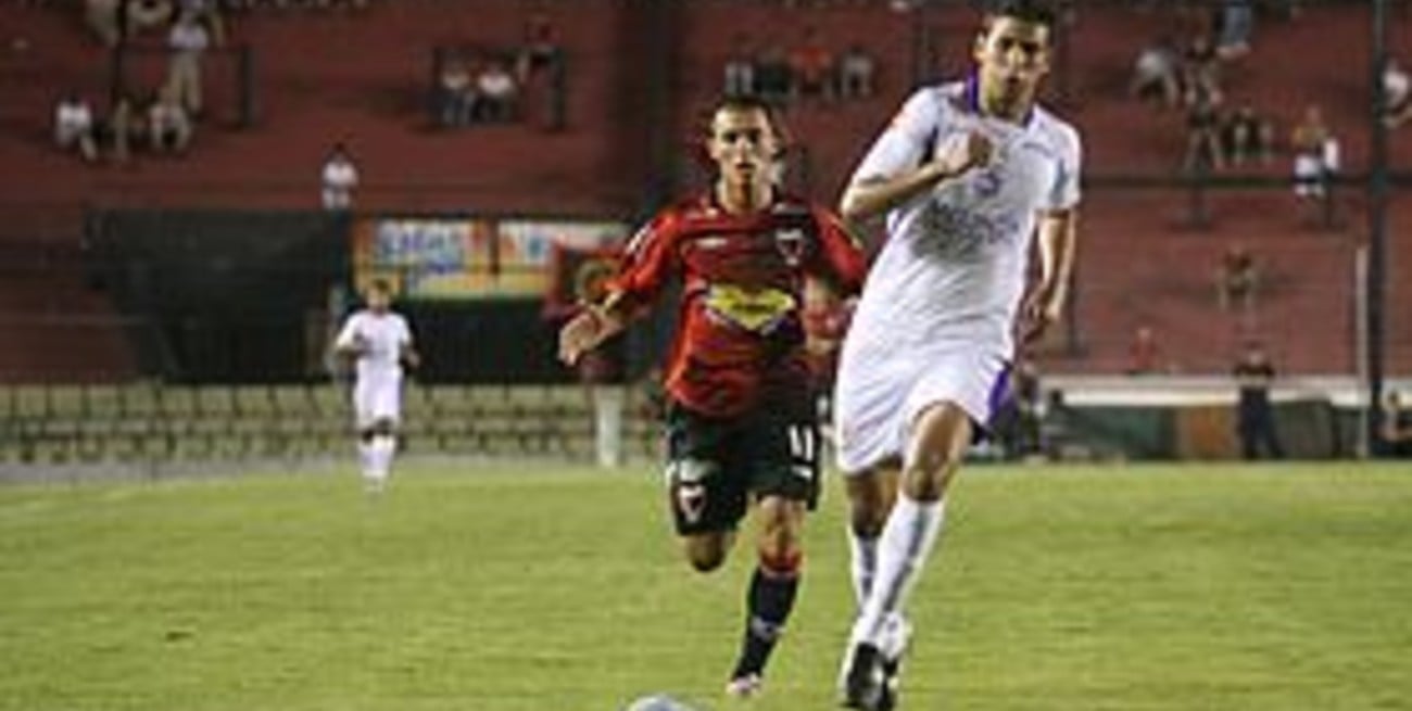 Colón piensa en River con el debut de Mansilla y Castillo 