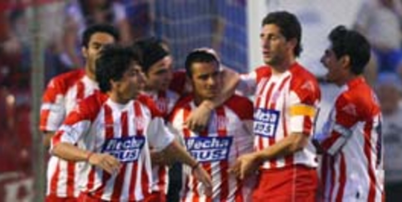 Unión ganó en Rosario y se puso a "Tiro"