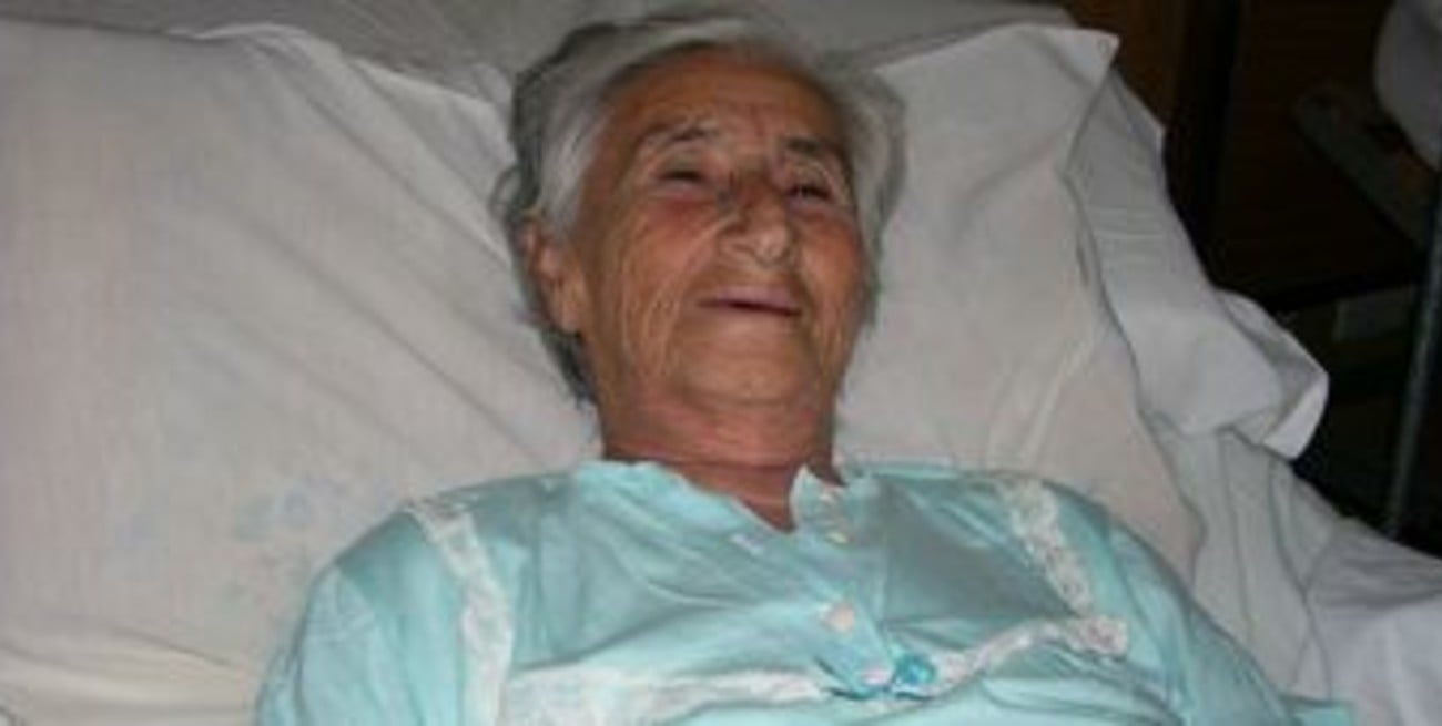 Gregoria se recupera mientras espera una prótesis de cadera