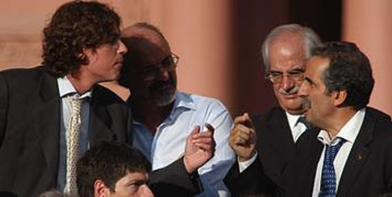 El ex ministro de Economía dijo que mantener a Guillermo Moreno en el cargo "raya en la locura"